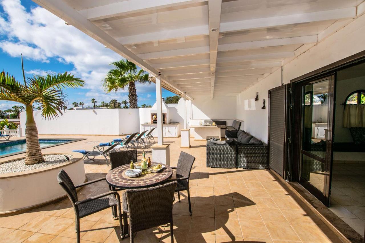 Villa Michelle - Lh114 By Villas Now Ltd Коста Бланка Экстерьер фото