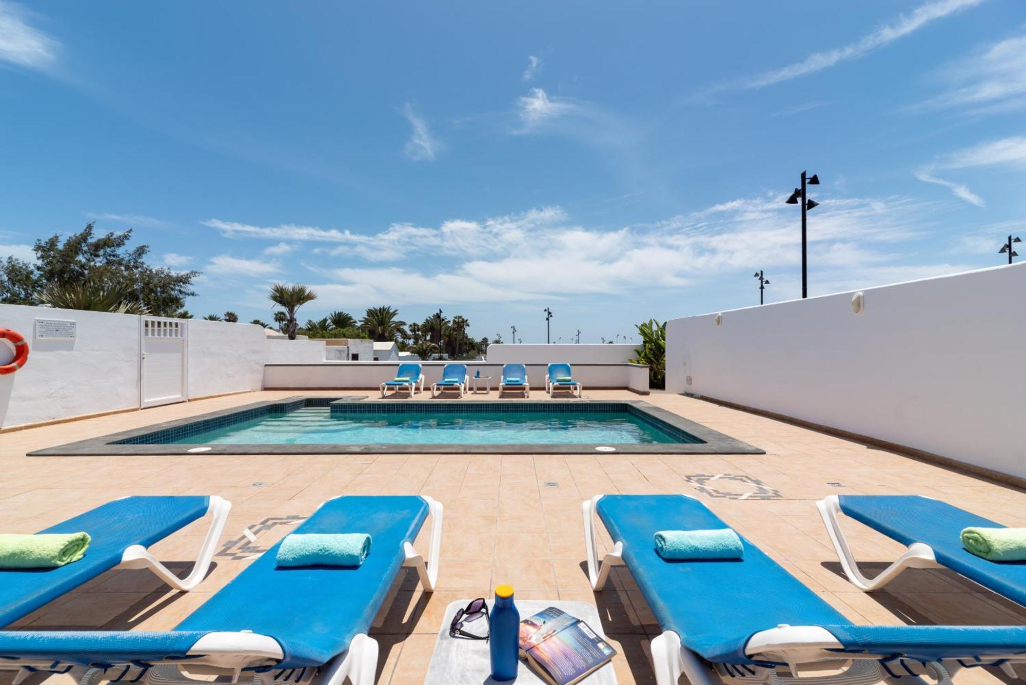 Villa Michelle - Lh114 By Villas Now Ltd Коста Бланка Экстерьер фото