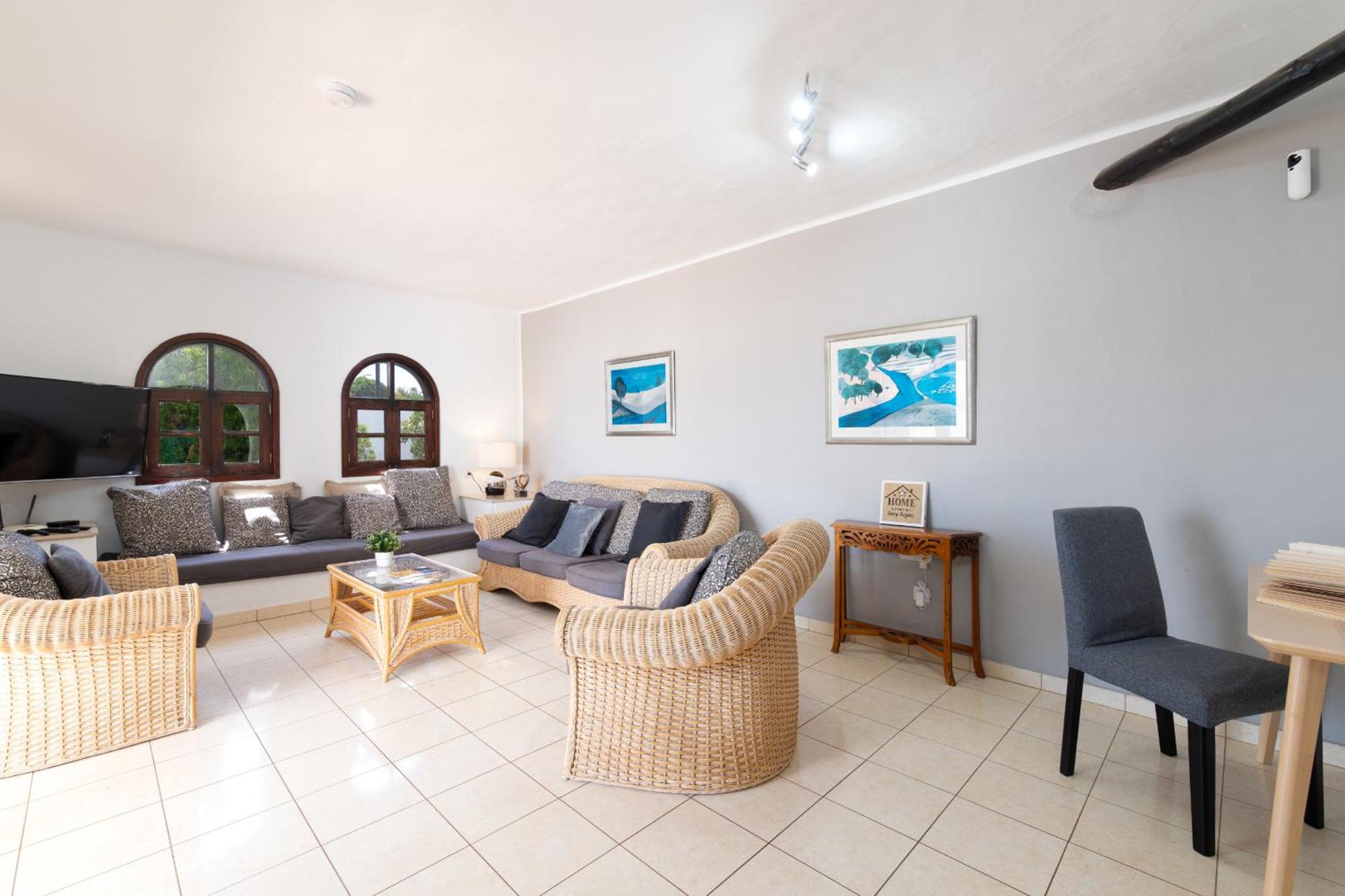 Villa Michelle - Lh114 By Villas Now Ltd Коста Бланка Экстерьер фото