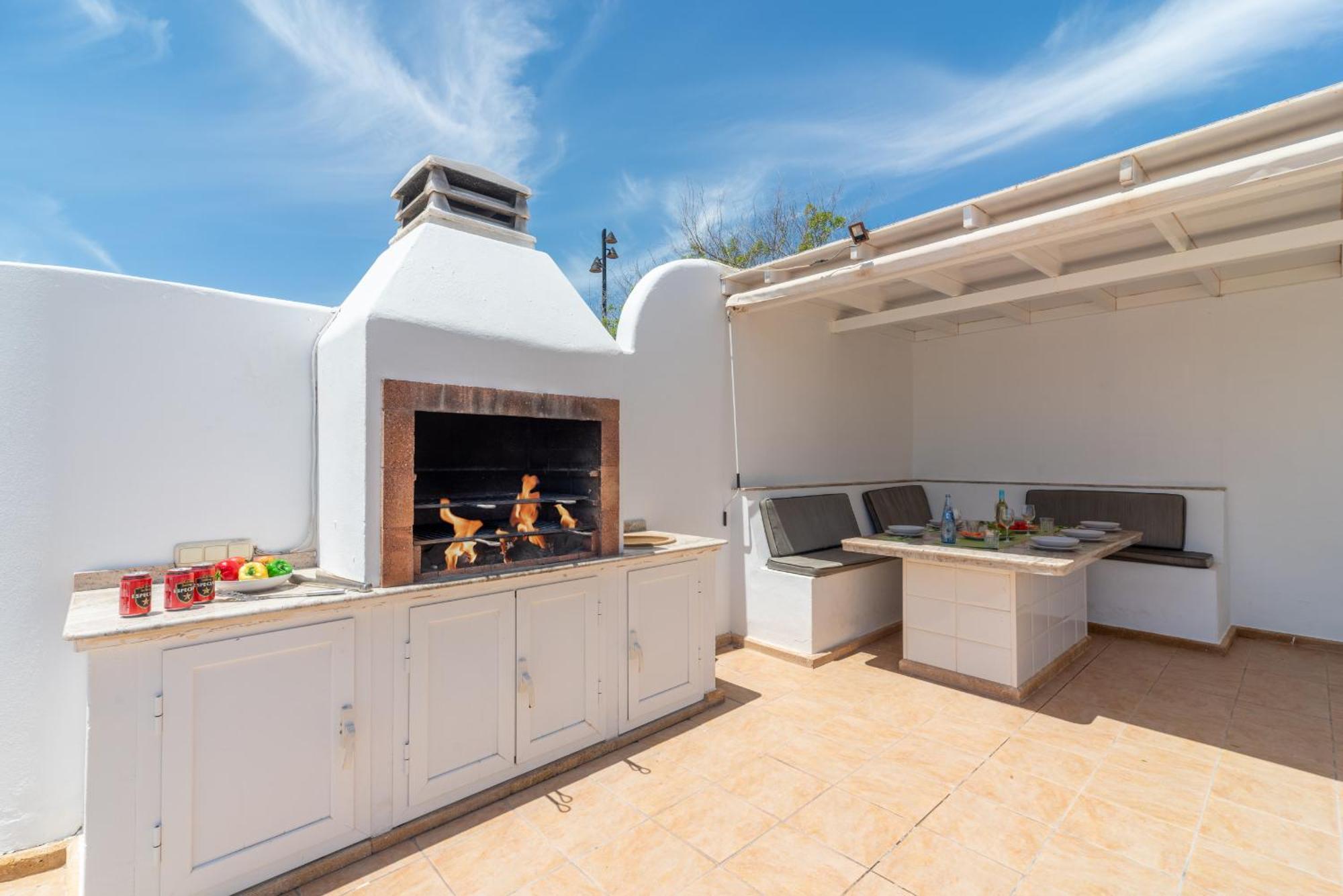 Villa Michelle - Lh114 By Villas Now Ltd Коста Бланка Экстерьер фото