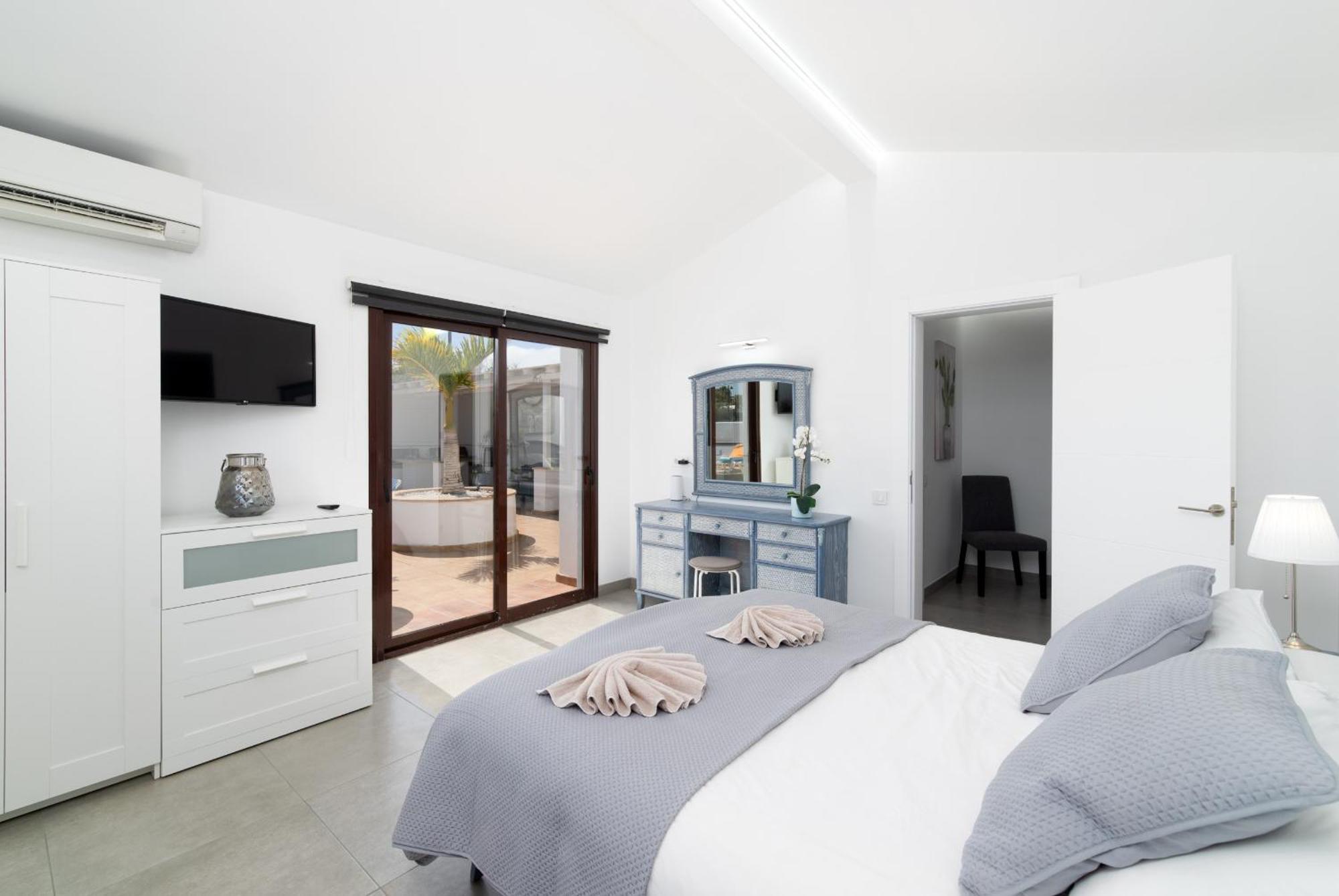 Villa Michelle - Lh114 By Villas Now Ltd Коста Бланка Экстерьер фото